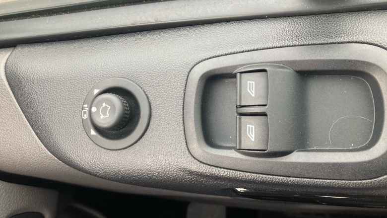 Ford Transit Custom 300 L1 Diesel Fwd 2.0 EcoBlue 170ps Low Roof D/Cab Limited Van Auto